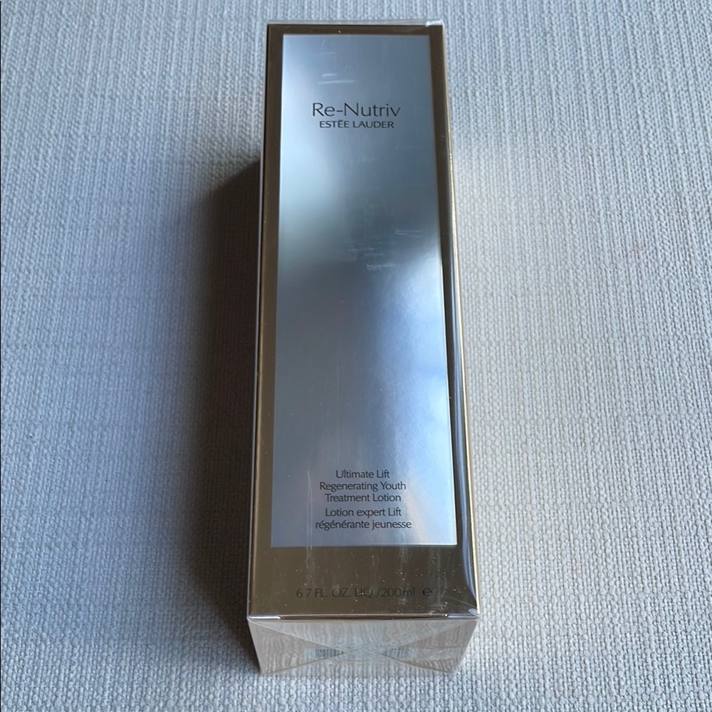Estee Lauder Re-Nutriv ultimate lift regenerating youth Treatment Lotion - Picture 14 of 14
